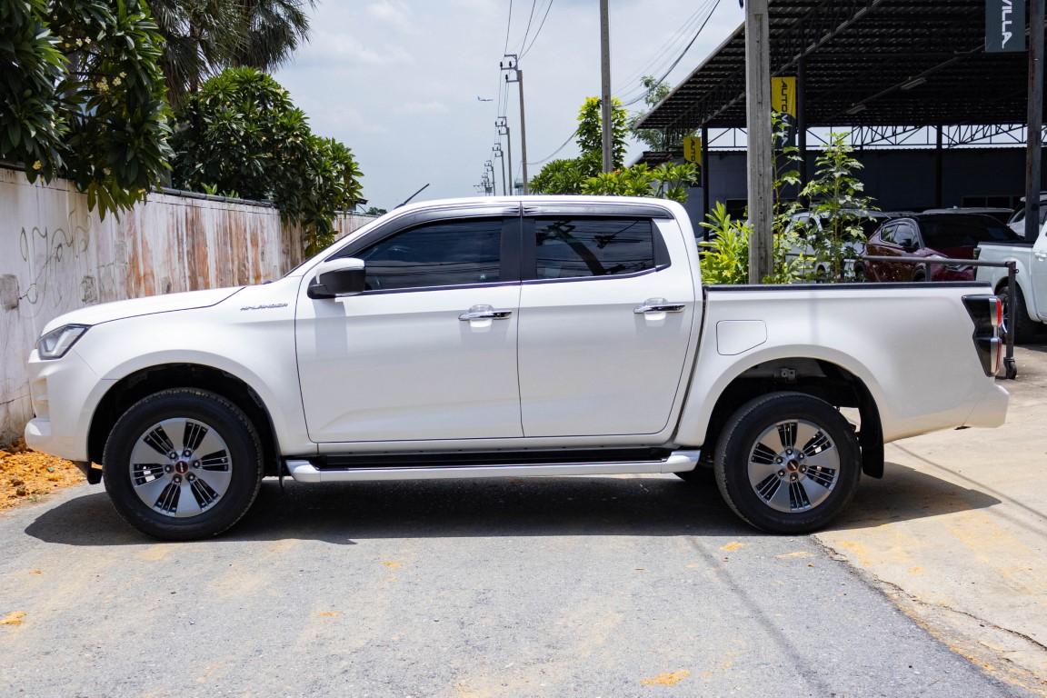 Isuzu Dmax Cab4 Hilander 1.9 Z M/T 2020 *SK1999*